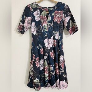 ROZ & ALI A-Line Women’s Keyhole Front Scuba Floral Print Midi Dress Size 2
